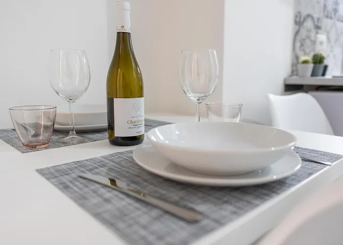 Aurora House Appartement *